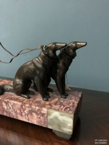 Tượng đôi chó săn